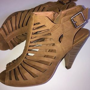 3/$25 Charlotte Russe Wooden Heel with Buckle 8